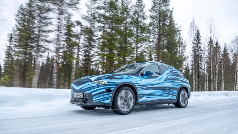 Mercedes-Benz testează viitoarea versiune electrică a SUV-ului GLC