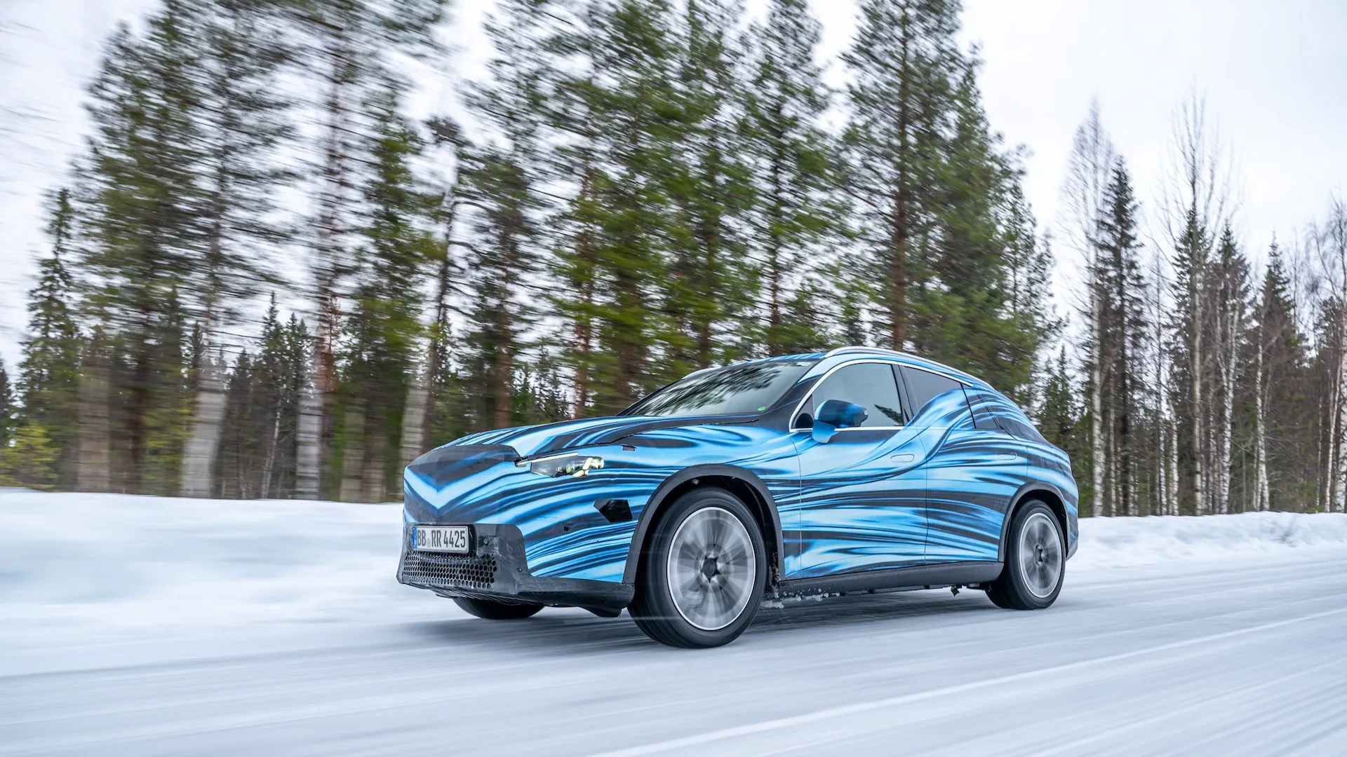 Mercedes-Benz testează viitoarea versiune electrică a SUV-ului GLC